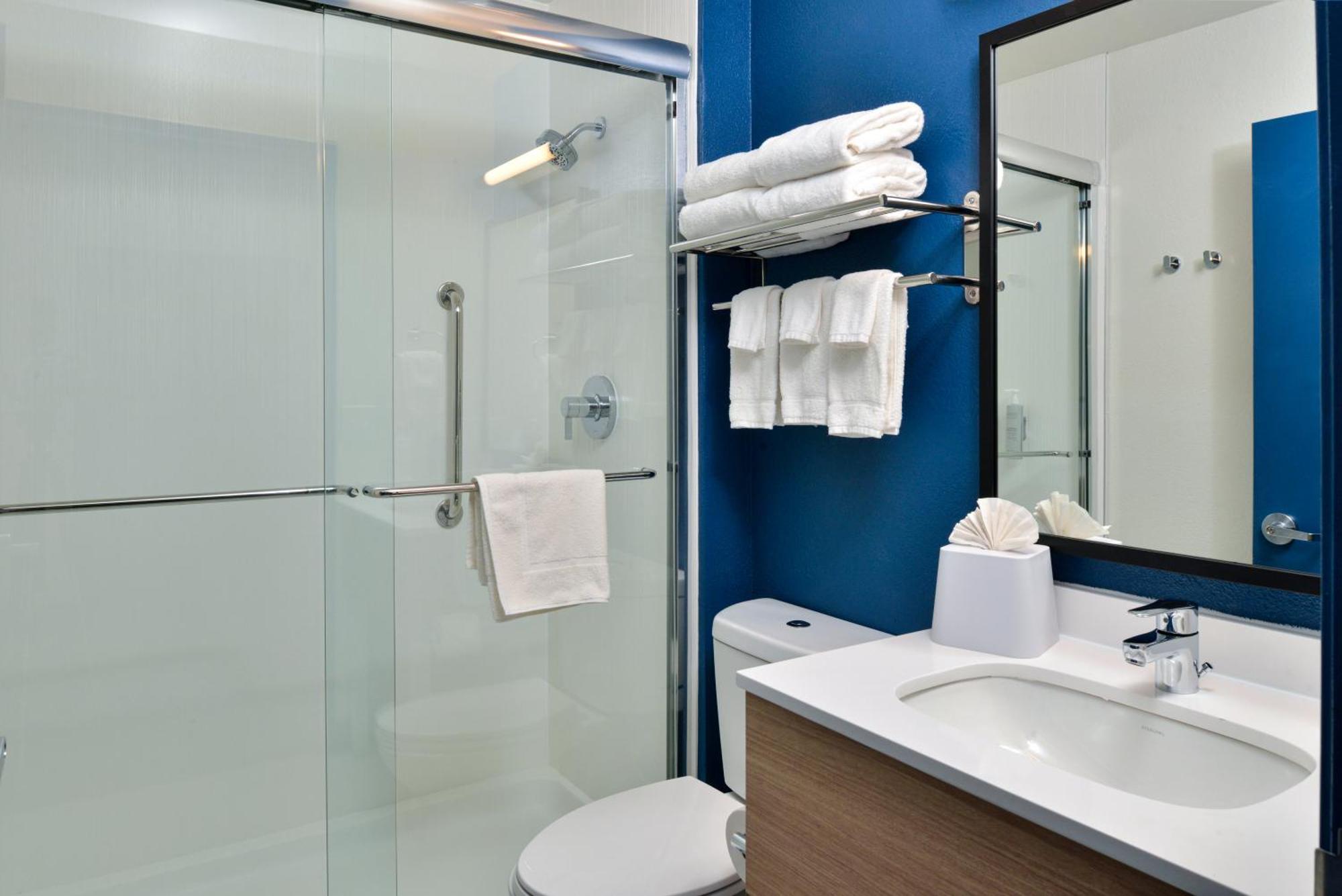Spark By Hilton Dallas Market Center Экстерьер фото