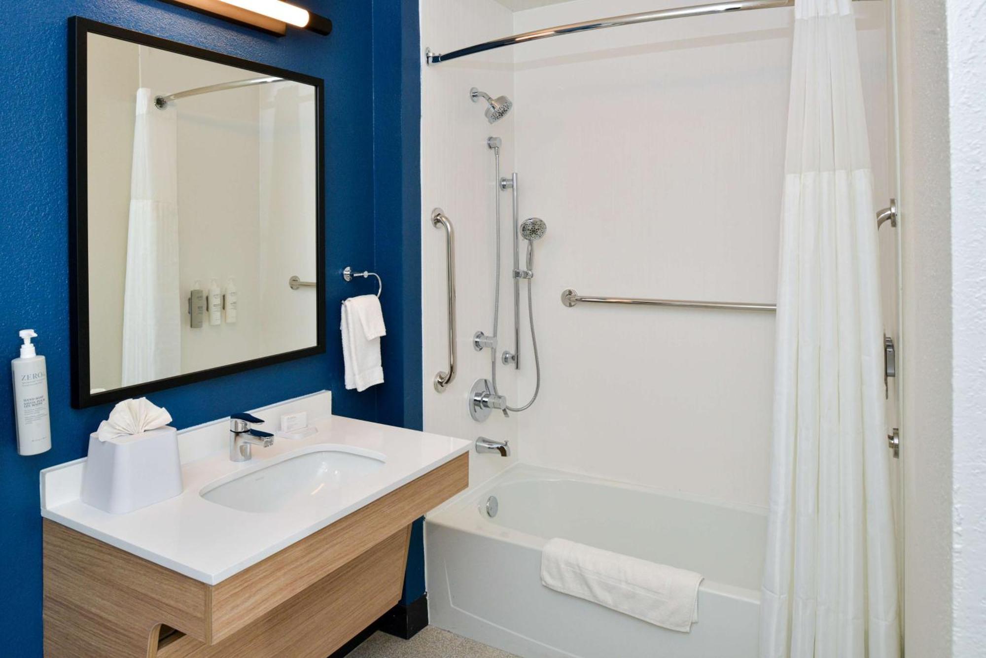 Spark By Hilton Dallas Market Center Экстерьер фото